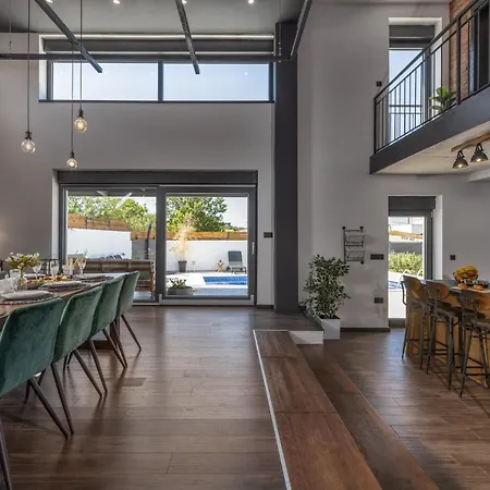 Stric Toni Pakoštane