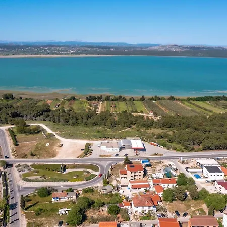 Stric Toni Villa Pakostane