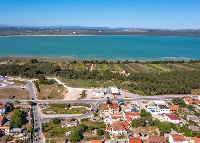 Stric Toni Villa Pakoštane